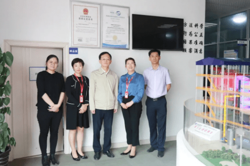 合肥市经济和信息化局王十朋一行莅临旋乐吧科技调研指导